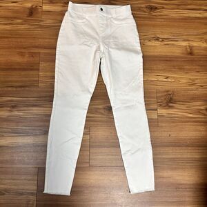HUE Studio Women’s White Skinny Jeans Size Small Raw Hem Stretch